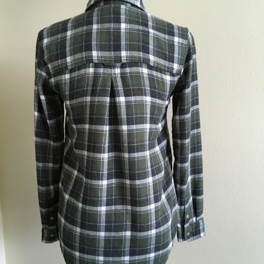 American Eagle Green Plaid Flannel - Picture 2 of 4